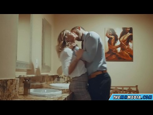 ❤️ Kad te prsata plavuša zavede u javnom toaletu Tvrdi porno na bs.redgast4asset.ru